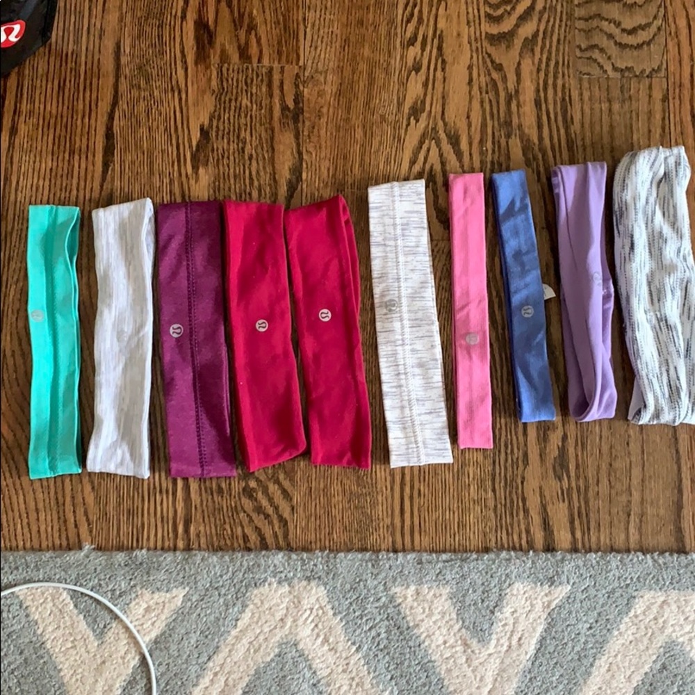 Lulu headbands ... 3 striped ones are sold !